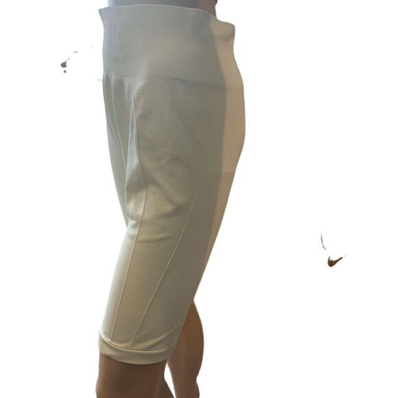 Aéropostale Yellow High Waist Gym Shark Logo Athletic Shorts Size Medium - Picture 3 of 10